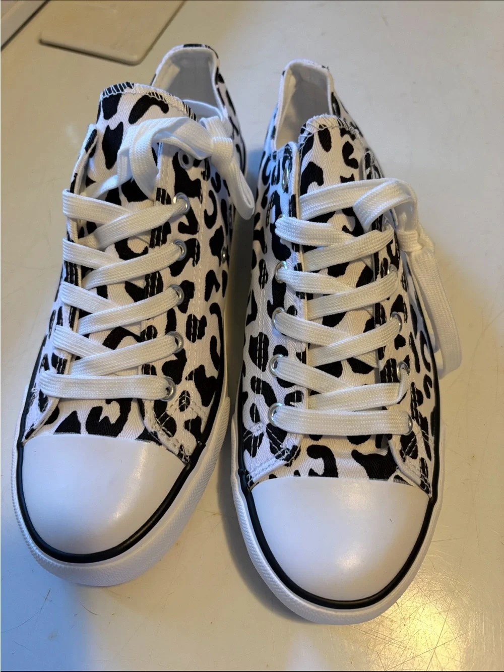 Women’s High-Top Leopard Print Sneakers - White/Black